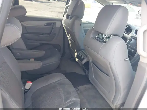 1GNKRGKD6HJ277062 2017 CHEVROLET TRAVERSE - Image 8