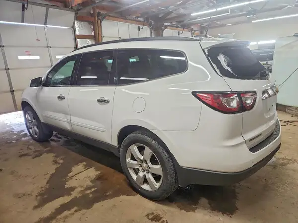 1GNKRGKD6HJ290247 2017 CHEVROLET TRAVERSE - Image 2