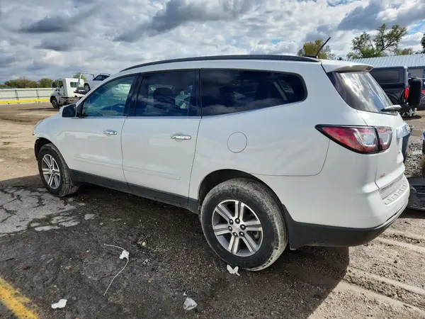 1GNKRGKD6HJ324414 2017 CHEVROLET TRAVERSE - Image 2