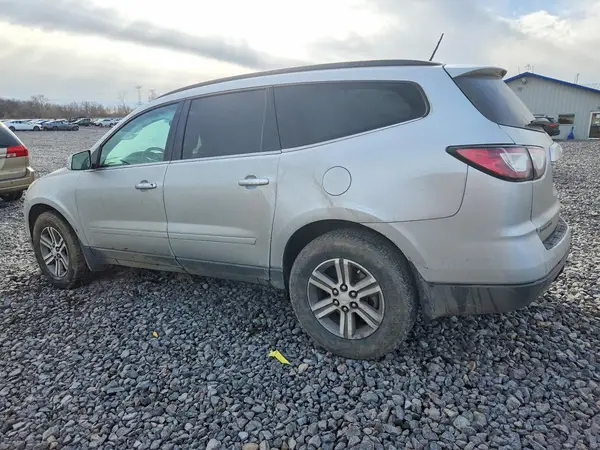1GNKRGKD6HJ340368 2017 CHEVROLET TRAVERSE - Image 2