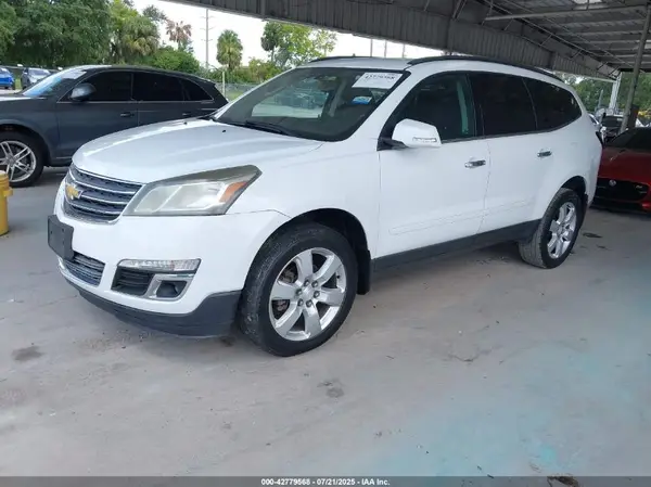 1GNKRGKD6HJ343027 2017 CHEVROLET TRAVERSE - Image 2
