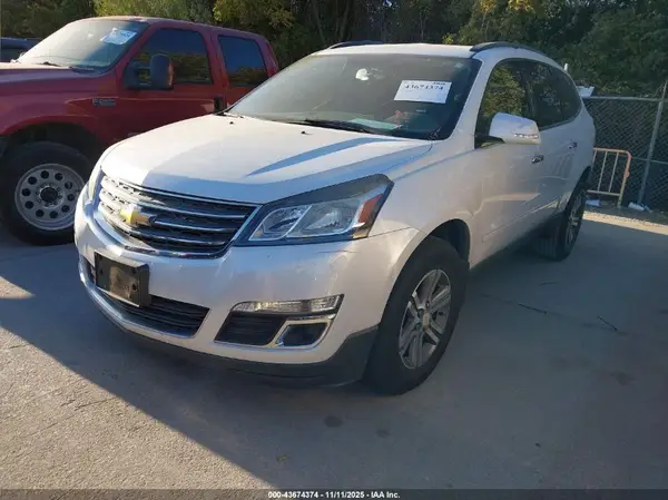 1GNKRGKD7GJ227463 2016 CHEVROLET TRAVERSE - Image 2