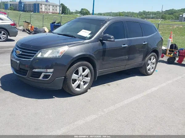 1GNKRGKD7HJ114145 2017 CHEVROLET TRAVERSE - Image 2