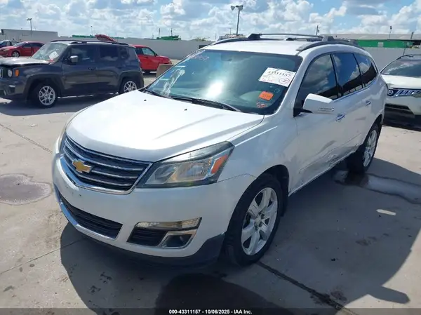1GNKRGKD7HJ117532 2017 CHEVROLET TRAVERSE - Image 2
