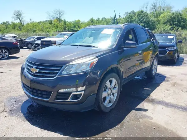 1GNKRGKD7HJ129888 2017 CHEVROLET TRAVERSE - Image 2