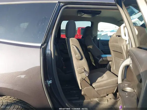 1GNKRGKD7HJ134945 2017 CHEVROLET TRAVERSE - Image 8