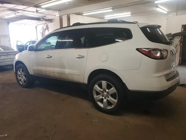 1GNKRGKD7HJ173888 2017 CHEVROLET TRAVERSE - Image 2
