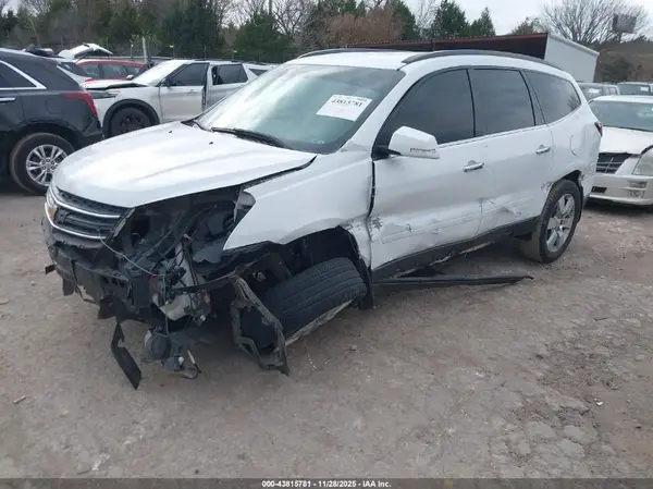 1GNKRGKD7HJ175351 2017 CHEVROLET TRAVERSE - Image 2