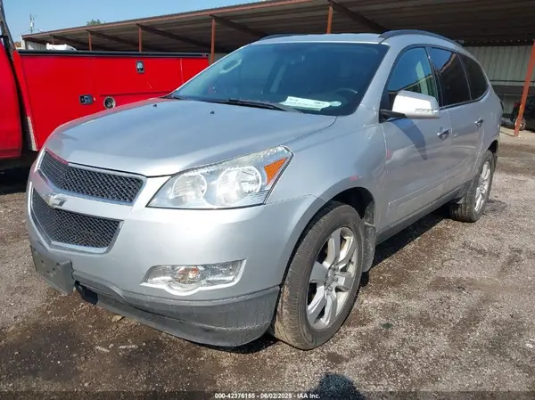 1GNKRGKD7HJ182817 2017 CHEVROLET TRAVERSE - Image 2