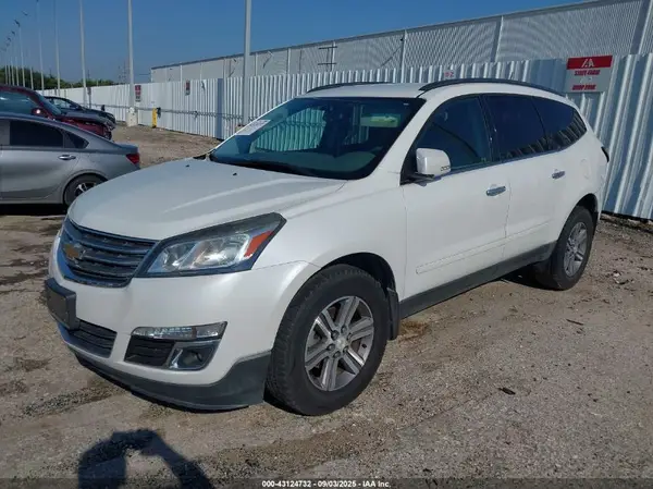 1GNKRGKD7HJ193316 2017 CHEVROLET TRAVERSE - Image 2