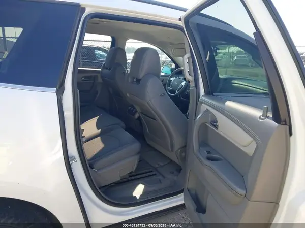 1GNKRGKD7HJ193316 2017 CHEVROLET TRAVERSE - Image 8