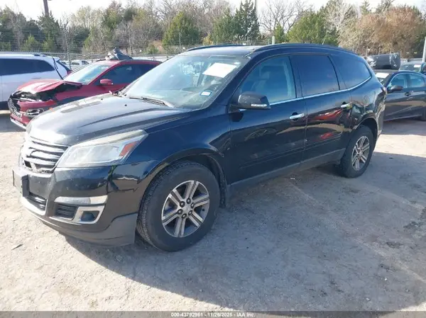 1GNKRGKD7HJ197611 2017 CHEVROLET TRAVERSE - Image 2