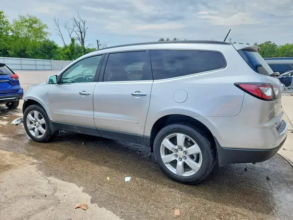 1GNKRGKD7HJ206243 2017 CHEVROLET TRAVERSE - Image 2