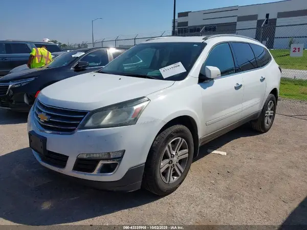 1GNKRGKD7HJ208834 2017 CHEVROLET TRAVERSE - Image 2