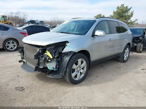 1GNKRGKD7HJ222118 2017 CHEVROLET TRAVERSE - Image 2