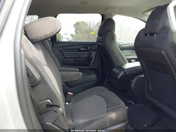1GNKRGKD7HJ222118 2017 CHEVROLET TRAVERSE - Image 8