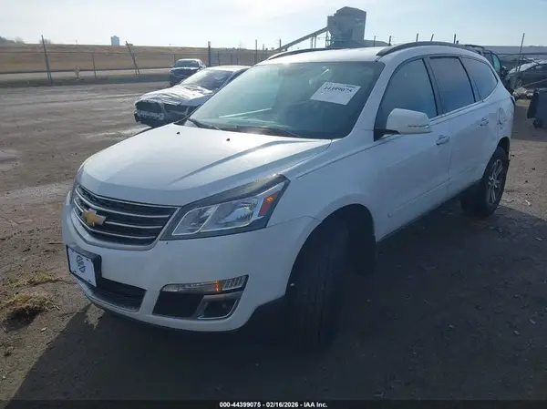 1GNKRGKD7HJ257550 2017 CHEVROLET TRAVERSE - Image 2