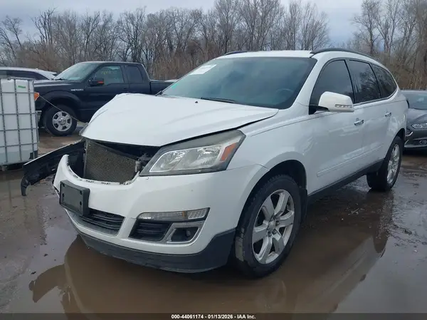 1GNKRGKD7HJ266653 2017 CHEVROLET TRAVERSE - Image 2