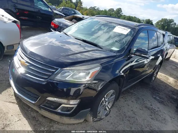 1GNKRGKD7HJ283274 2017 CHEVROLET TRAVERSE - Image 2