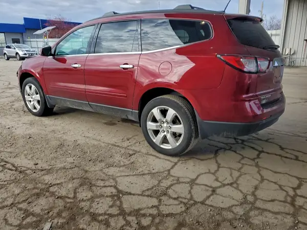 1GNKRGKD7HJ310876 2017 CHEVROLET TRAVERSE - Image 2