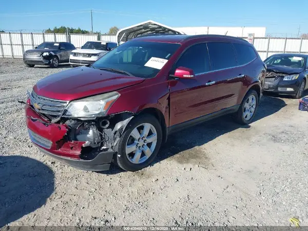 1GNKRGKD7HJ317598 2017 CHEVROLET TRAVERSE - Image 2