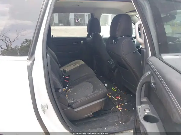 1GNKRGKD7HJ324356 2017 CHEVROLET TRAVERSE - Image 8
