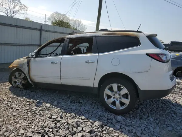 1GNKRGKD7HJ327483 2017 CHEVROLET TRAVERSE - Image 2