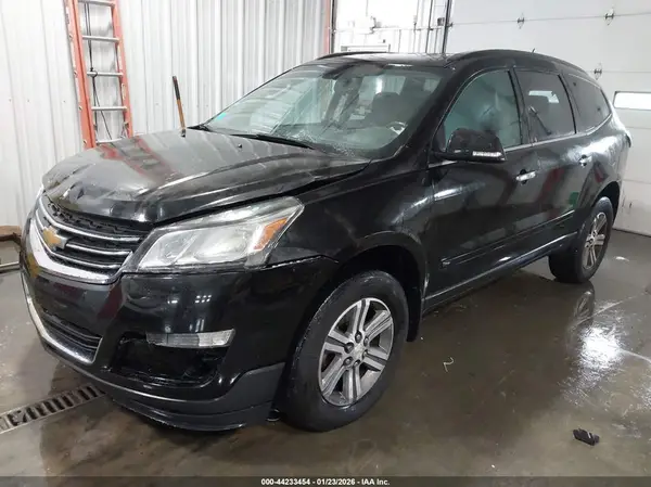 1GNKRGKD7HJ349130 2017 CHEVROLET TRAVERSE - Image 2