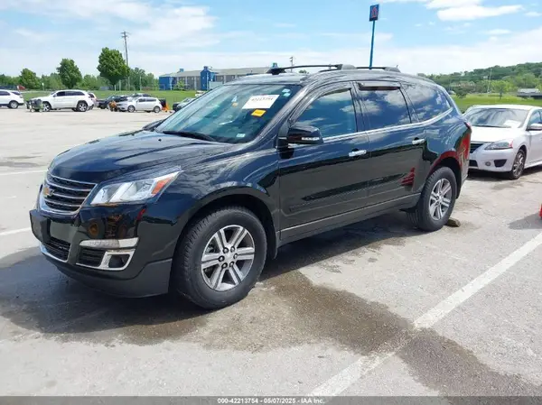 1GNKRGKD7HJ350536 2017 CHEVROLET TRAVERSE - Image 2