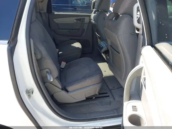1GNKRGKD8GJ263114 2016 CHEVROLET TRAVERSE - Image 8