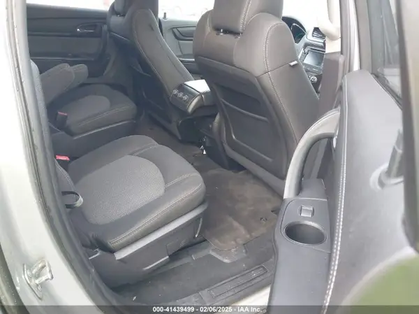 1GNKRGKD8HJ120164 2017 CHEVROLET TRAVERSE - Image 8