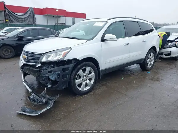 1GNKRGKD8HJ127924 2017 CHEVROLET TRAVERSE - Image 2