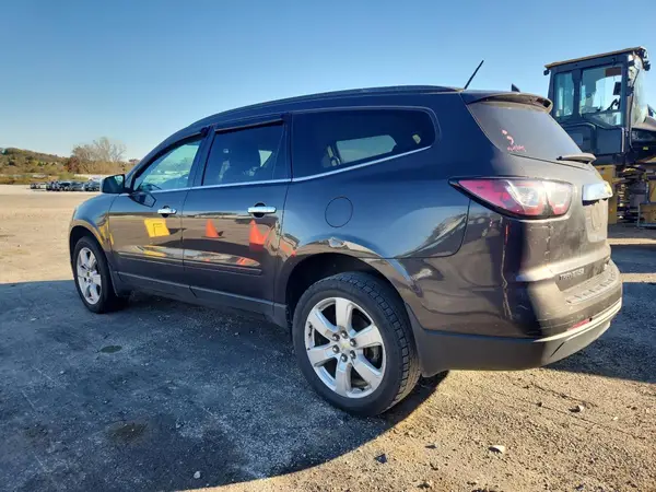 1GNKRGKD8HJ133223 2017 CHEVROLET TRAVERSE - Image 2