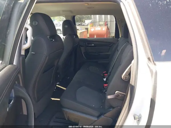 1GNKRGKD8HJ134145 2017 CHEVROLET TRAVERSE - Image 8