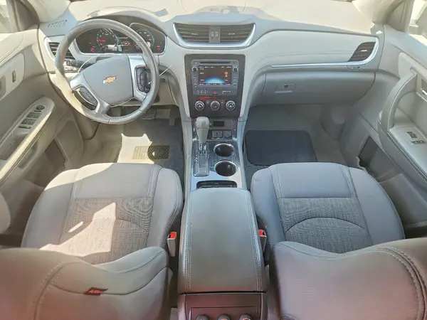 1GNKRGKD8HJ134680 2017 CHEVROLET TRAVERSE - Image 8