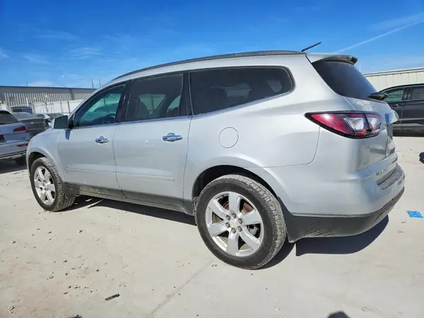 1GNKRGKD8HJ180106 2017 CHEVROLET TRAVERSE - Image 2