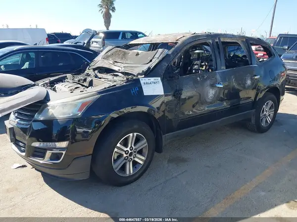 1GNKRGKD8HJ191333 2017 CHEVROLET TRAVERSE - Image 2