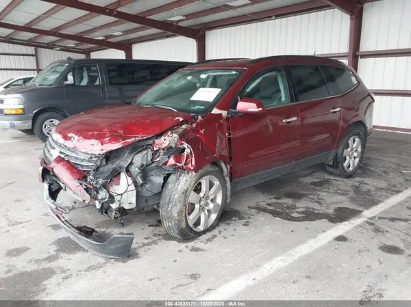 1GNKRGKD8HJ232561 2017 CHEVROLET TRAVERSE - Image 2