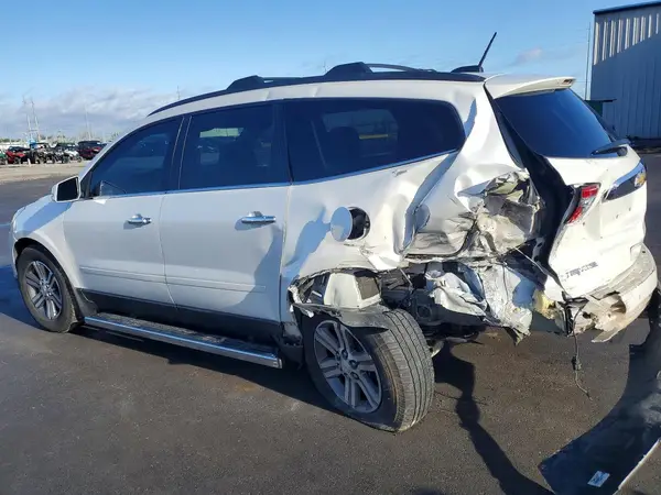 1GNKRGKD8HJ241230 2017 CHEVROLET TRAVERSE - Image 2