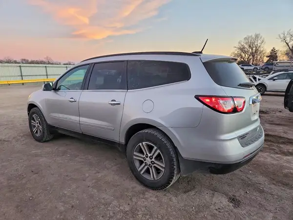 1GNKRGKD8HJ248209 2017 CHEVROLET TRAVERSE - Image 2