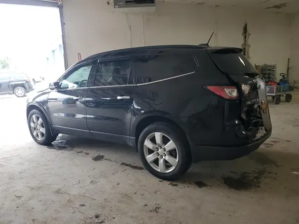 1GNKRGKD8HJ258576 2017 CHEVROLET TRAVERSE - Image 2