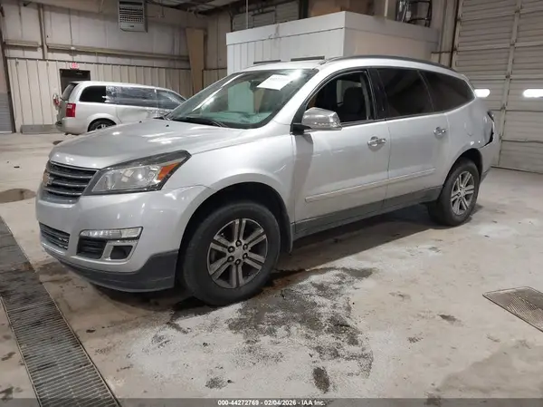 1GNKRGKD8HJ284532 2017 CHEVROLET TRAVERSE - Image 2