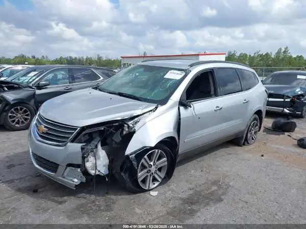 1GNKRGKD8HJ295773 2017 CHEVROLET TRAVERSE - Image 2