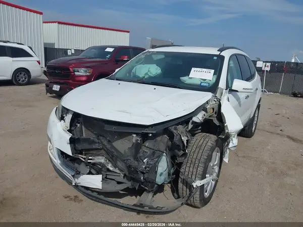 1GNKRGKD8HJ306027 2017 CHEVROLET TRAVERSE - Image 2