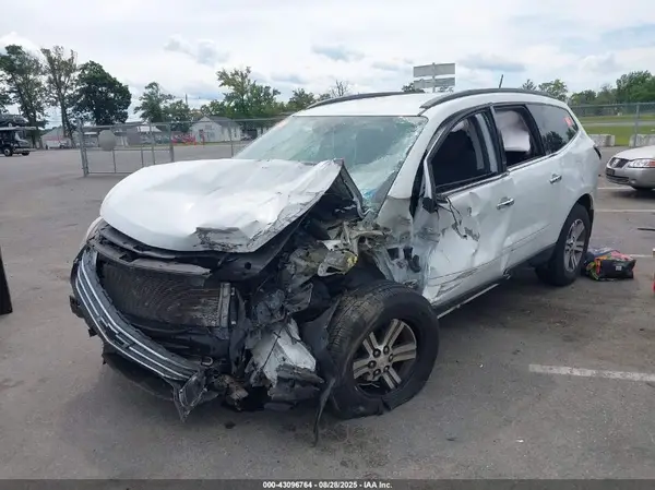 1GNKRGKD8HJ307940 2017 CHEVROLET TRAVERSE - Image 2