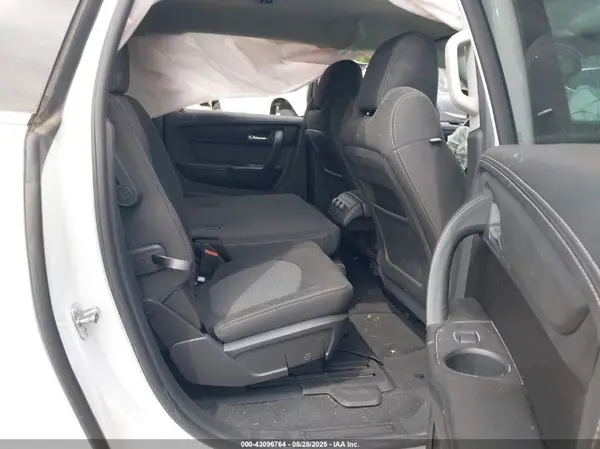 1GNKRGKD8HJ307940 2017 CHEVROLET TRAVERSE - Image 8