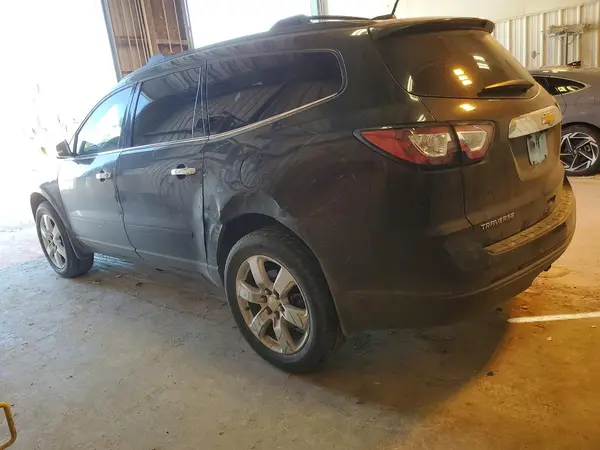 1GNKRGKD8HJ310398 2017 CHEVROLET TRAVERSE - Image 2