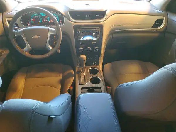 1GNKRGKD8HJ310398 2017 CHEVROLET TRAVERSE - Image 8
