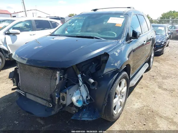 1GNKRGKD8HJ315021 2017 CHEVROLET TRAVERSE - Image 2