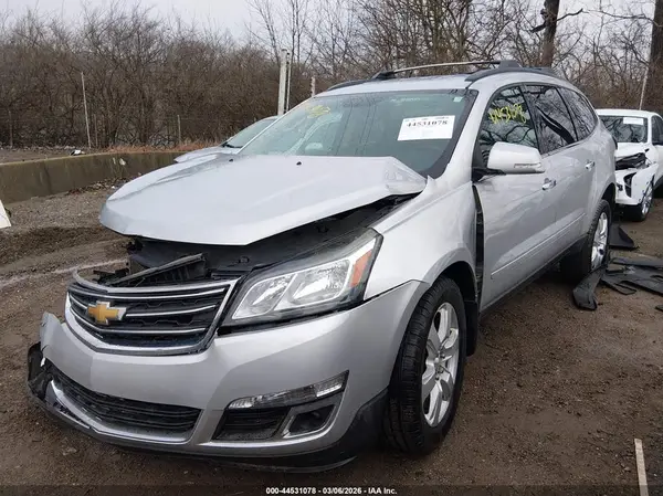 1GNKRGKD8HJ320798 2017 CHEVROLET TRAVERSE - Image 2